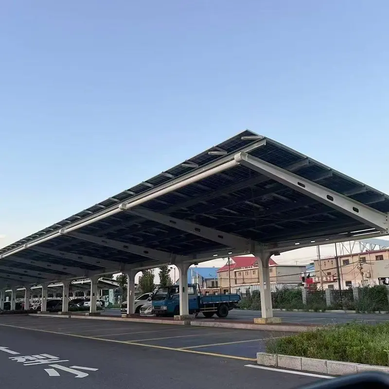 Napelemes fotovoltaikus autóbeálló